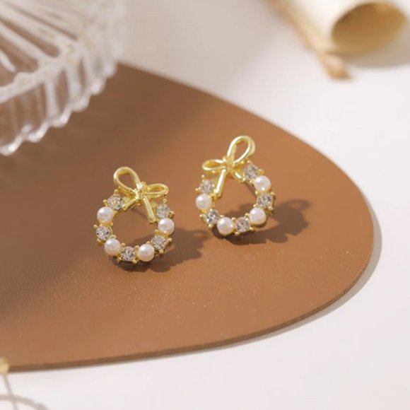 14K Gold Filled Elegant Pearl Crystal Stud Earrings - Picture 1 of 4